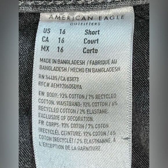 American Eagle MOM STRAIGHT Jeans - Size 16 Short Gray Wash DESTROYED distressed - Picture 4 of 4